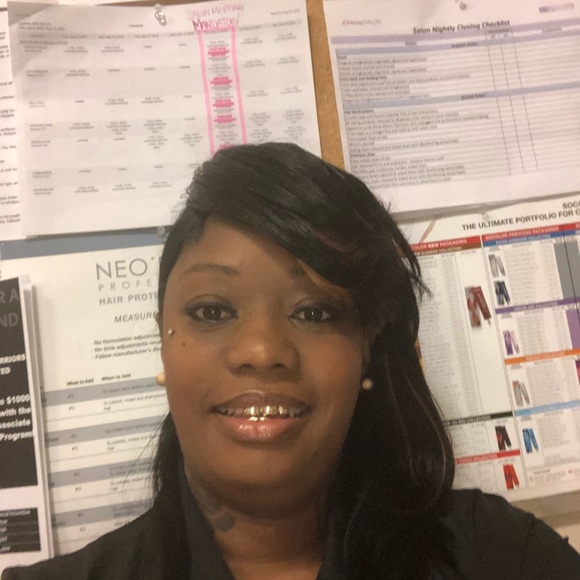 Valerie Menefield - Poshmark Profile Picture of Valerie Menefield (@valbtjc4) on Poshmark