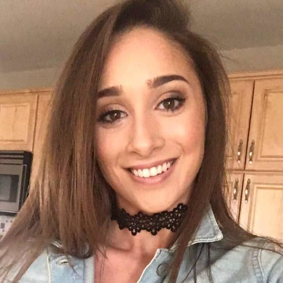 Profile Picture of Jocelyn Hagemeyer (@jocelyn_h2015) on Poshmark