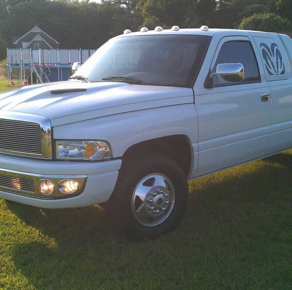 Profile Picture of Paul Hellberg (@phell1974) on Poshmark