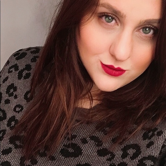 Profile Picture of Jennifer Filandro (@newyorkowl7) on Poshmark