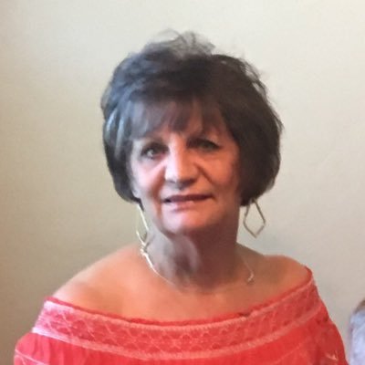 Profile Picture of Jackie Phillips (@jacquiekay) on Twitter