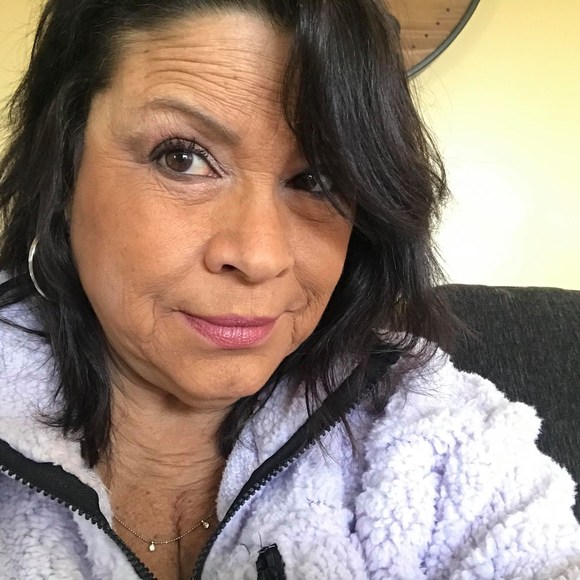 Profile Picture of Carla Hubbardsims (@carlahubbard) on Poshmark