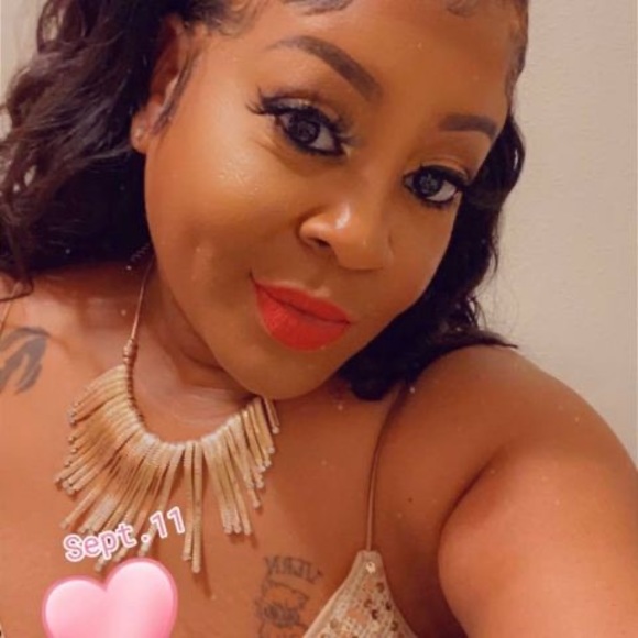 Profile Picture of Latasha Little knox (@tadjuicy_75) on Poshmark