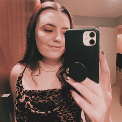 Profile Picture of Aimee (@loveraimee13) on Twitter