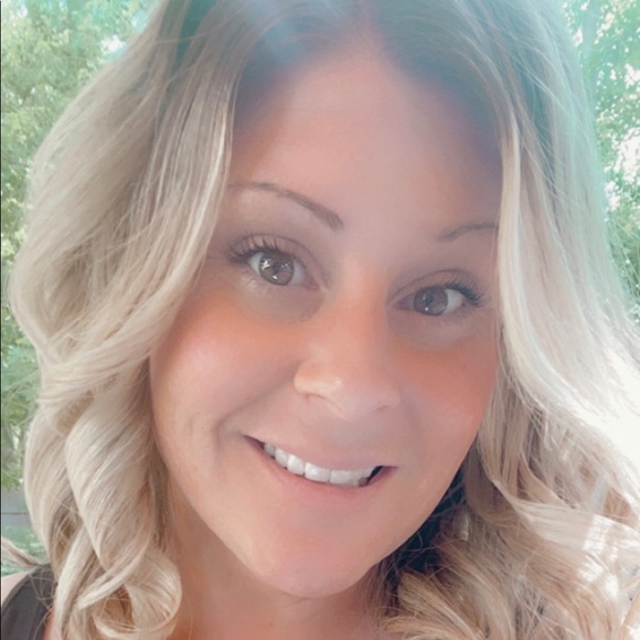 Profile Picture of Kerry Lorino (@kap924) on Poshmark