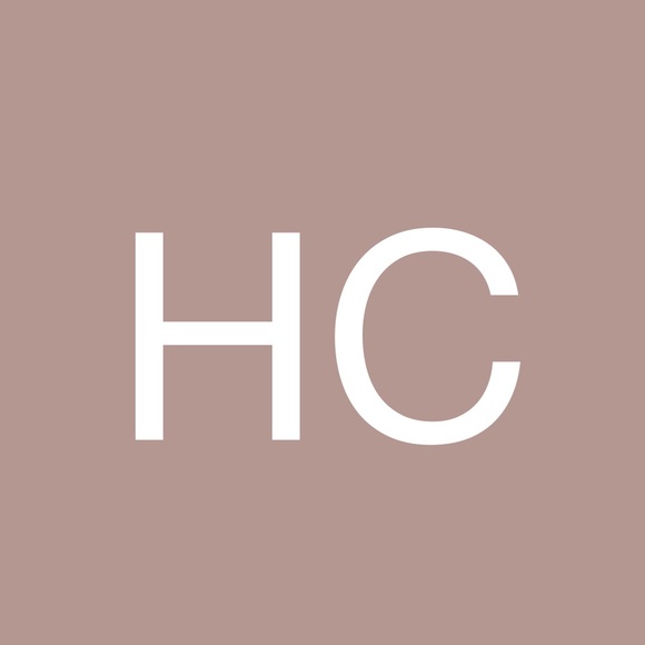 Profile Picture of Hillary Cachet (@ttd81378) on Poshmark