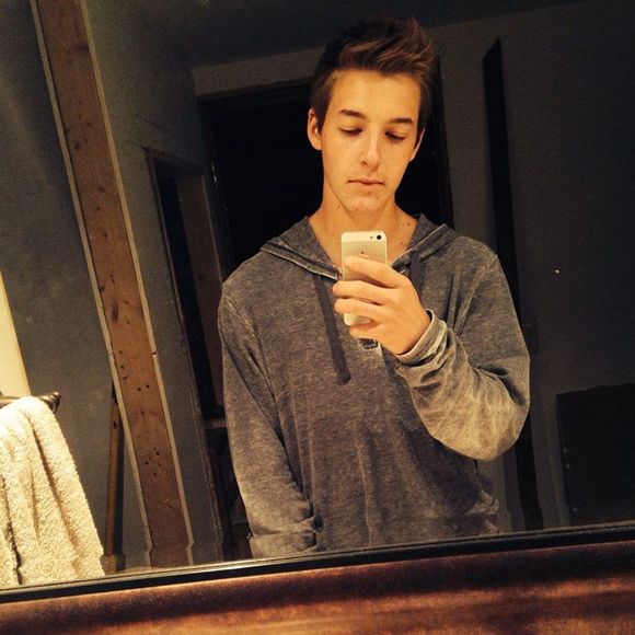 Profile Picture of Dan Kosowski (@dankosowski) on Poshmark