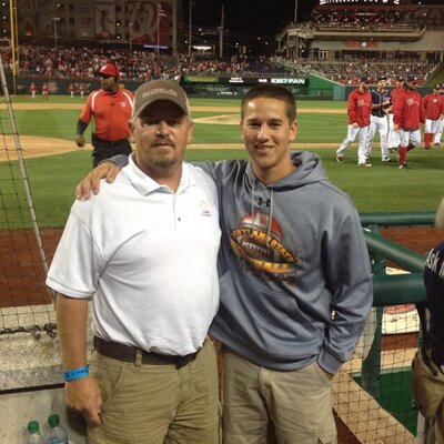 Profile Picture of Evan Lambert (@ELamb15) on Twitter
