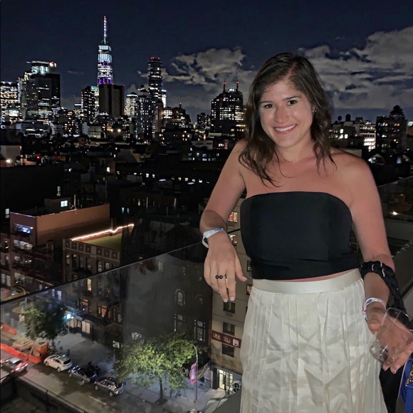 Profile Picture of Alyssa Libon (@alibon) on Poshmark