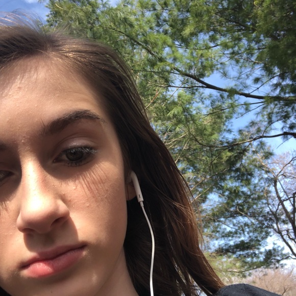 Profile Picture of Jessica Calhoun (@jessicacalhoun) on Poshmark