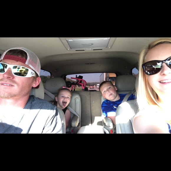 Profile Picture of Bobbie Maggard (@bobbienoele) on Poshmark