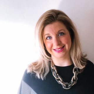 Profile Picture of Lisa Pisano (@momalamode) on Instagram