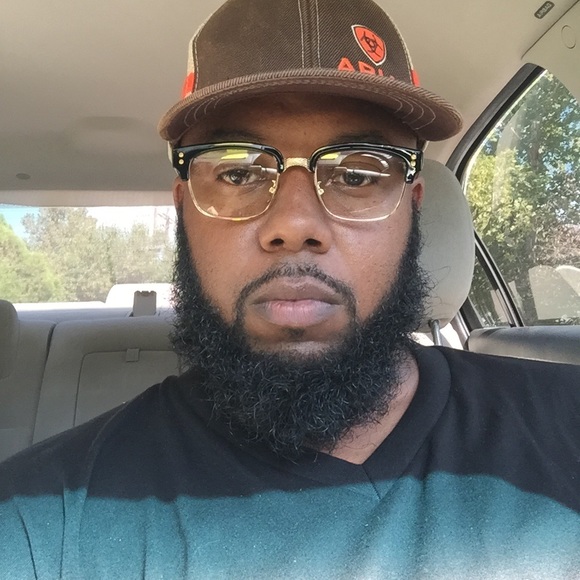 Profile Picture of Alford Talford (@04romeo04) on Poshmark