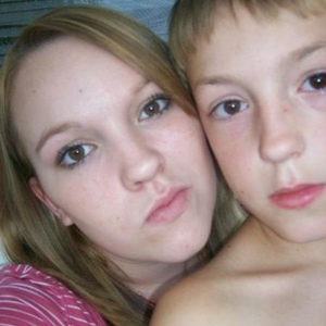 Profile Picture of Aaron Pillow (@tocoolforuglygirlsatmyspa) on Myspace