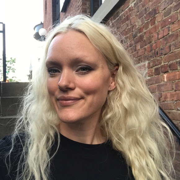 Profile Picture of Tina Essmaker (@tessmaker) on Poshmark