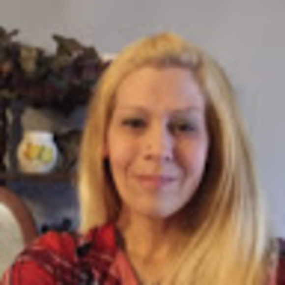 Profile Picture of Kelly Dlask (@kellydlask1234) on Poshmark