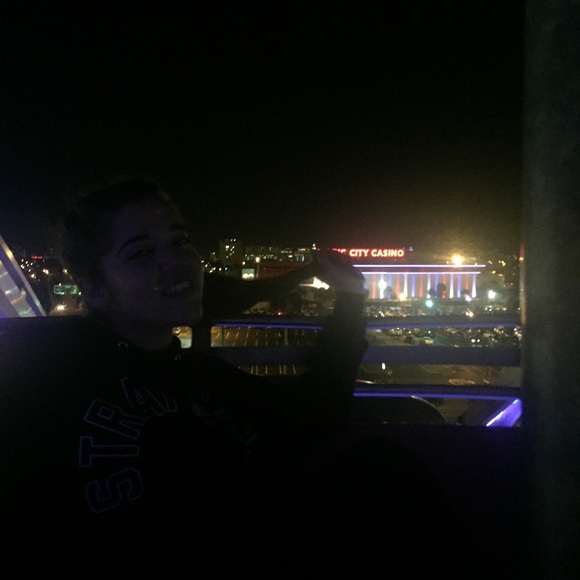 Profile Picture of Vanessa Robusto (@vanvan99) on Poshmark