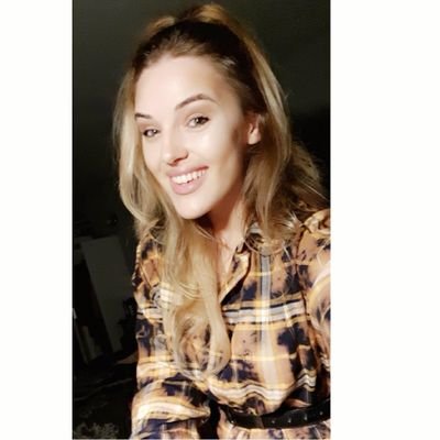 Profile Picture of Megan Bowden 🌞 (@meganbowdenxo) on Twitter