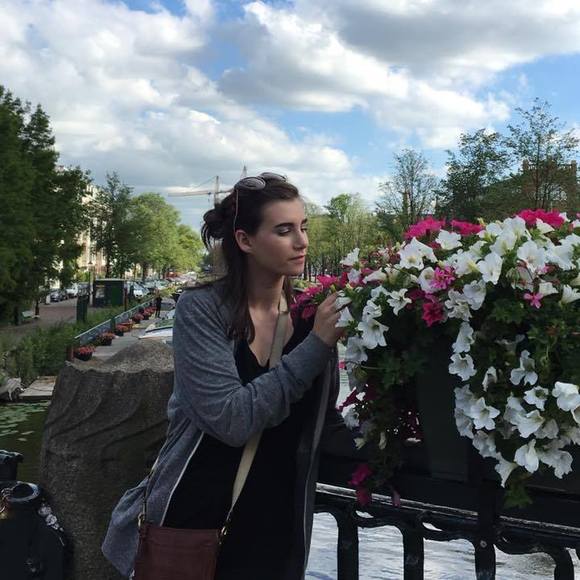 Profile Picture of Lizzy Mertsching (@lizzymertsching) on Poshmark