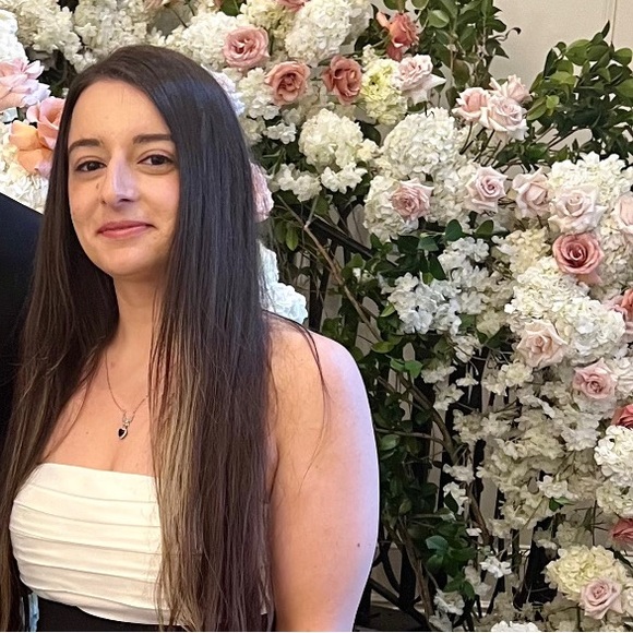 Profile Picture of Samantha Granickas (@samgranickas) on Poshmark