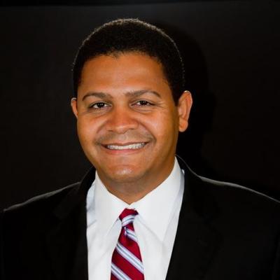 Profile Picture of Ralph Martelly (@Right2LeftHost) on Twitter