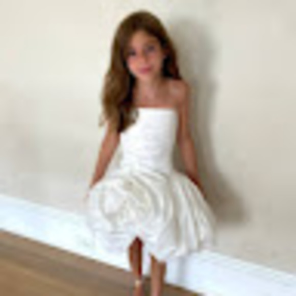 Profile Picture of Barbara brooke Chehebar (@bchehebar) on Poshmark