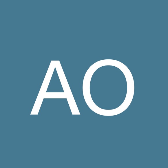 Profile Picture of Ashlee Olson (@olson1ac) on Poshmark