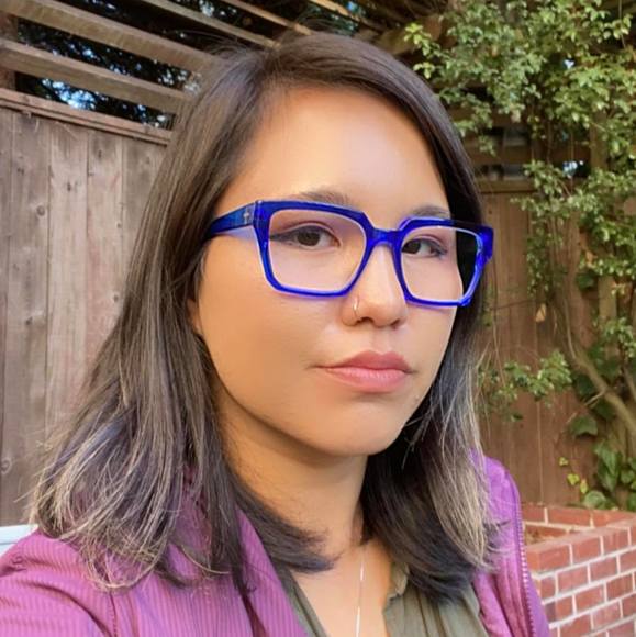 Profile Picture of June Lin (@junelin) on Poshmark