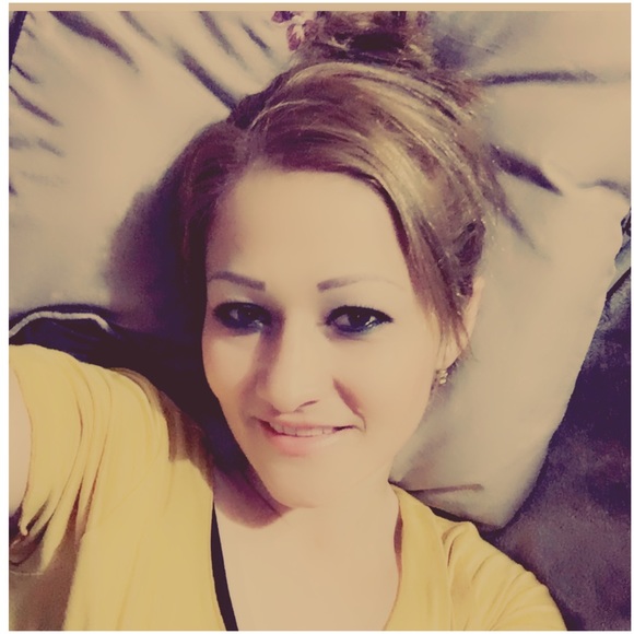 Profile Picture of Jessenia Farias (@jessenia330) on Poshmark