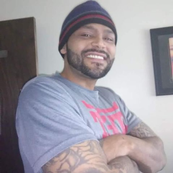 Profile Picture of Ray Moore (@raymoore959) on Poshmark