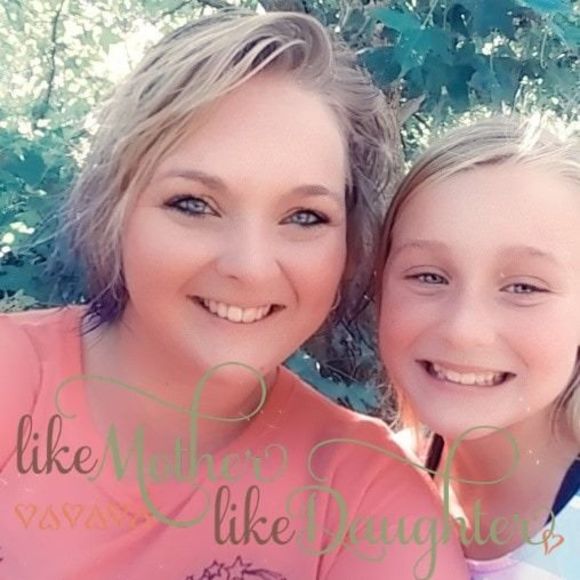 Profile Picture of Melanie Deterts (@melanie_deterts) on Poshmark