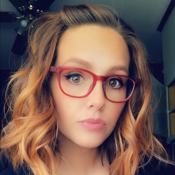 Profile Picture of Samanthq Cattivera (@samcattivera) on Poshmark