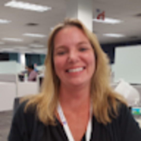 Profile Picture of Tracy Boehmer (@tracyboehmer) on Poshmark