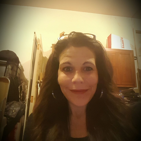 Profile Picture of Traci Mantovani (@tmantovani229) on Poshmark