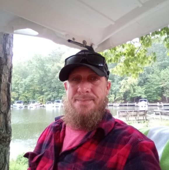 Profile Picture of David Ganus (@ganusdavid140) on Poshmark