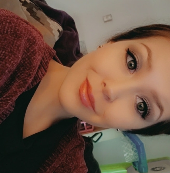 Heidi Roulette - Poshmark Profile Picture of Heidi Roulette (@rouletteheidi) on Poshmark