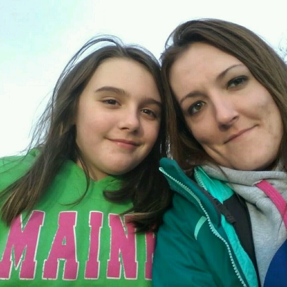 Profile Picture of Crystal Costin (@crystalcostin3) on Poshmark