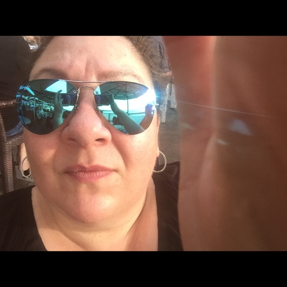 Profile Picture of Janice James (@jansacct) on Poshmark