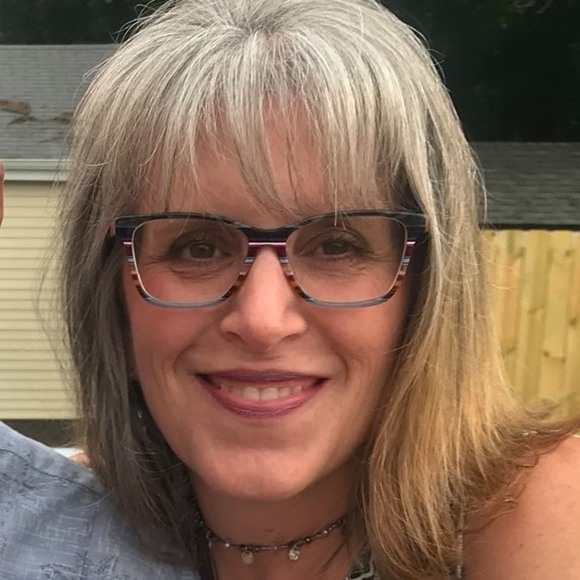 Carrie Gloystein - Poshmark Profile Picture of Carrie Gloystein (@cgloystein) on Poshmark