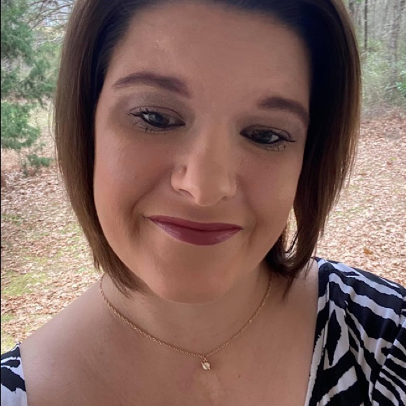 Profile Picture of Janet Marsh (@janetmarsh) on Poshmark