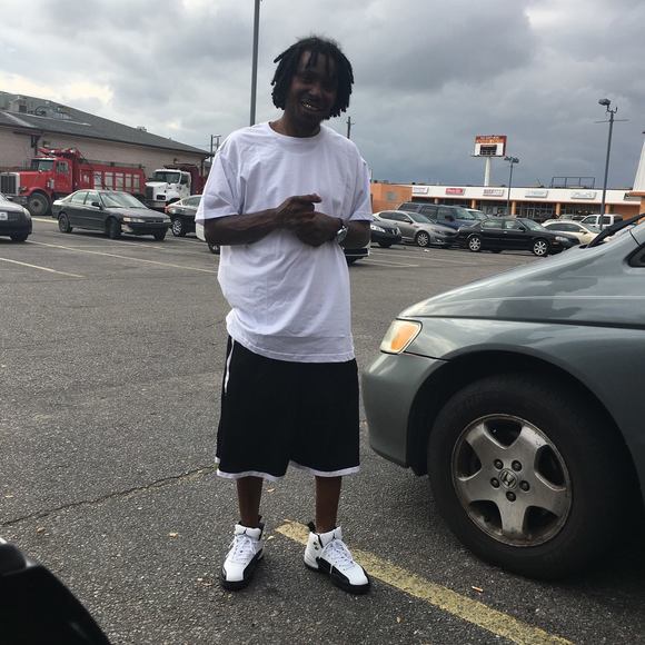 Profile Picture of David Grace (@4kings16775075) on Poshmark