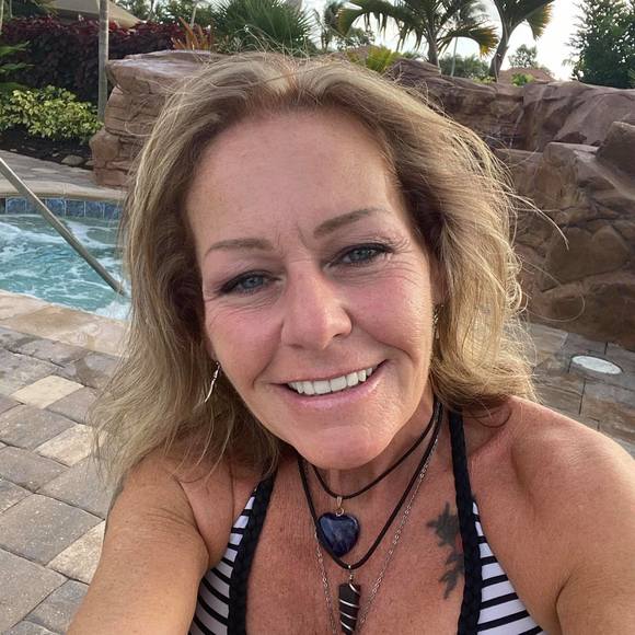 Profile Picture of Cheryl Obrien (@twolymie2) on Poshmark