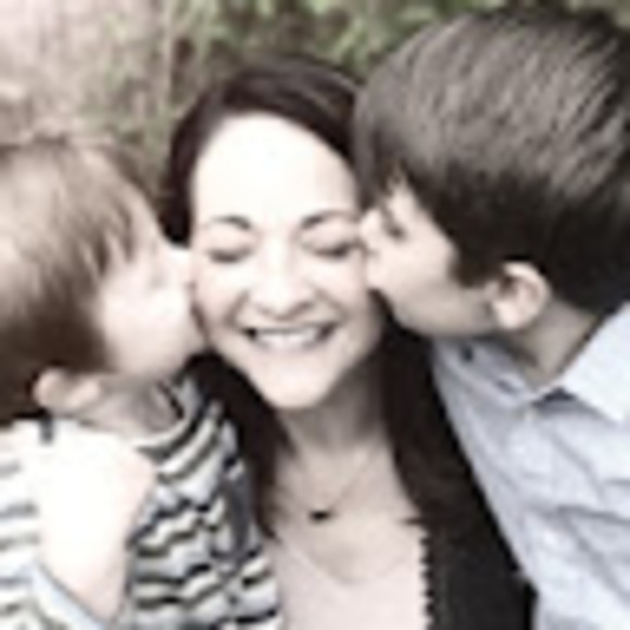 Profile Picture of Megan Leonard-holland (@dranoelnagem) on Poshmark