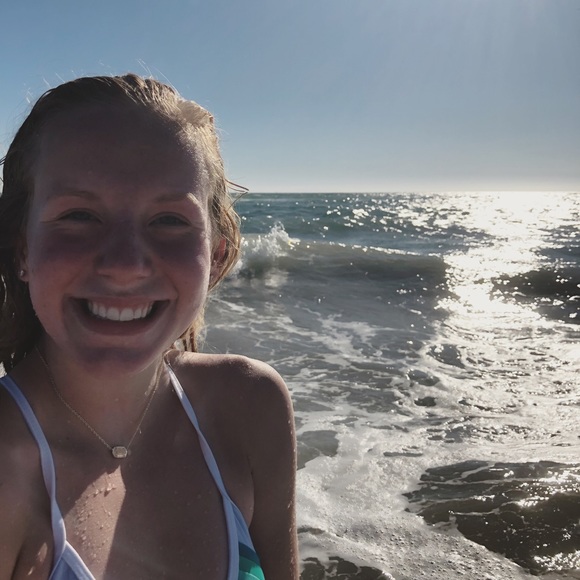 Profile Picture of Anna Ogren (@annaogren) on Poshmark