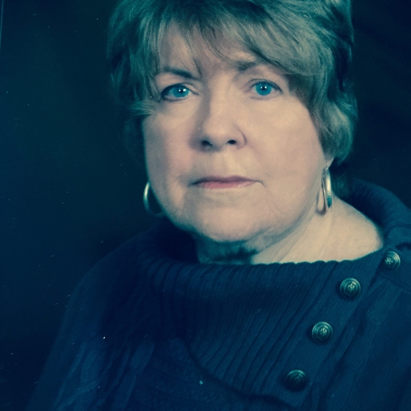 Profile Picture of Carol Fouser (@carolfouser) on Poshmark