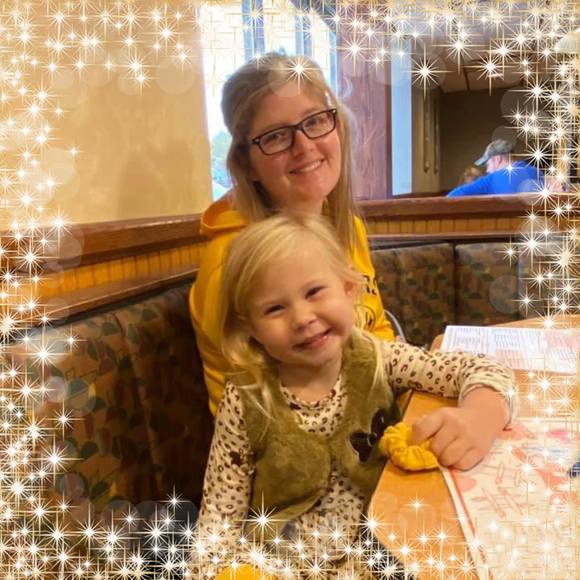 Profile Picture of Jennifer Stossel (@feelinkblue) on Poshmark