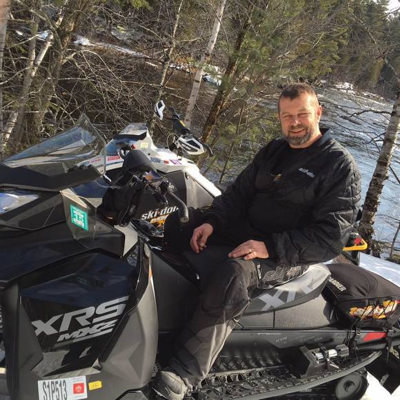 Profile Picture of Kenneth Hassan (@kennethhassan) on Poshmark