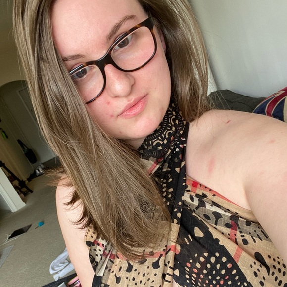 Profile Picture of Mackenzie James (@mackenziejam196) on Poshmark