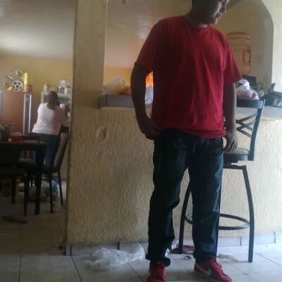 Profile Picture of Irvin Gonzalez (@irvingonzalez17) on Twitter