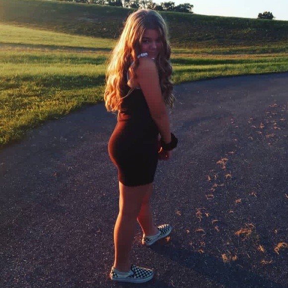 Profile Picture of Sarah Rice (@sarahricee_) on Poshmark